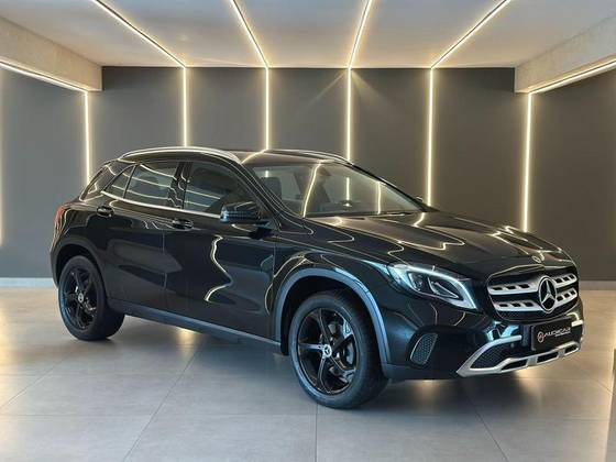 MERCEDES-BENZ GLA 200 1.6 CGI FLEX ADVANCE 7G-DCT